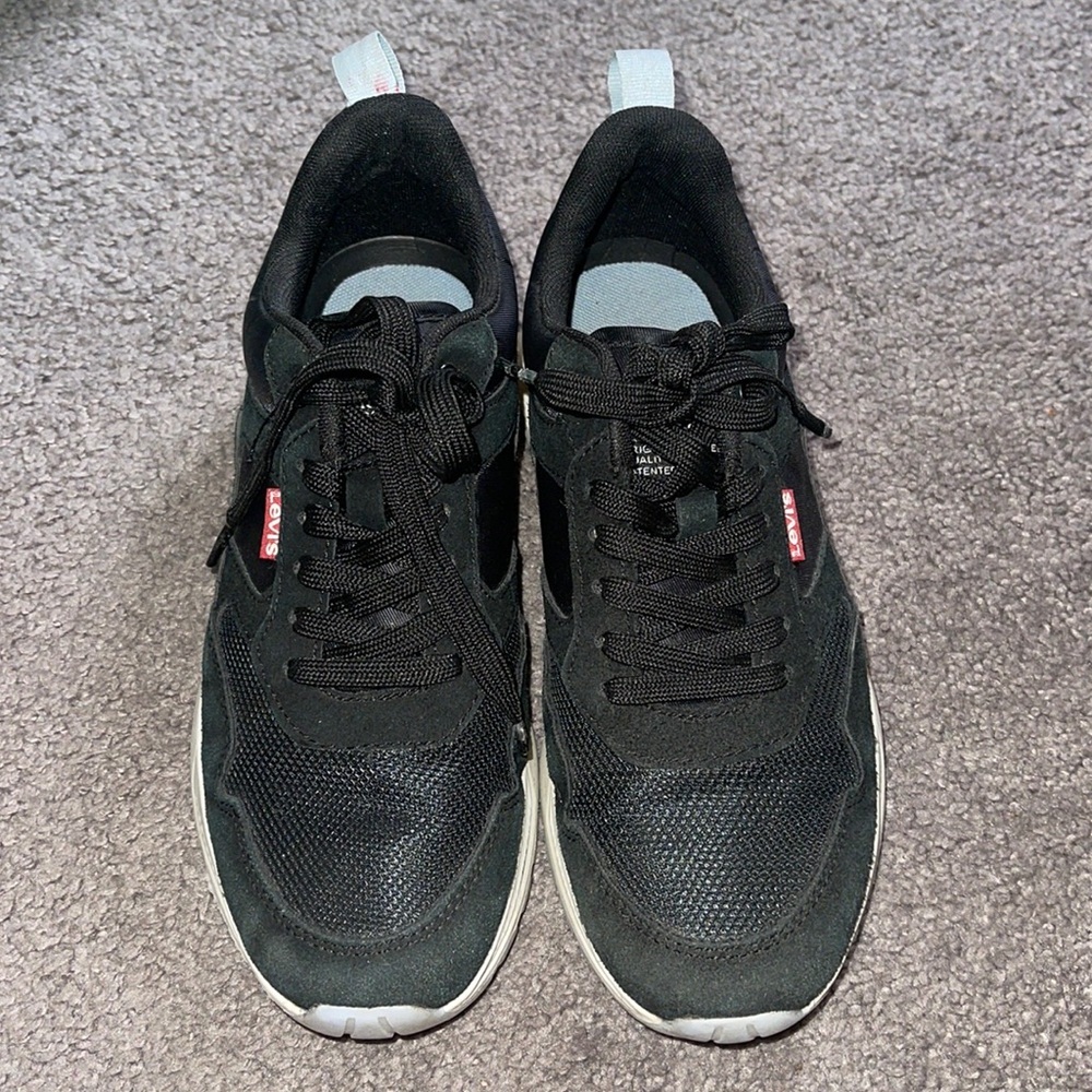 Mens Black Levi’s sneakers